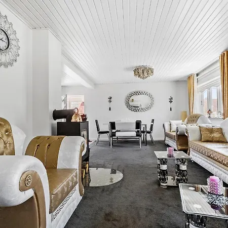 3 Bedroom In * Hojby