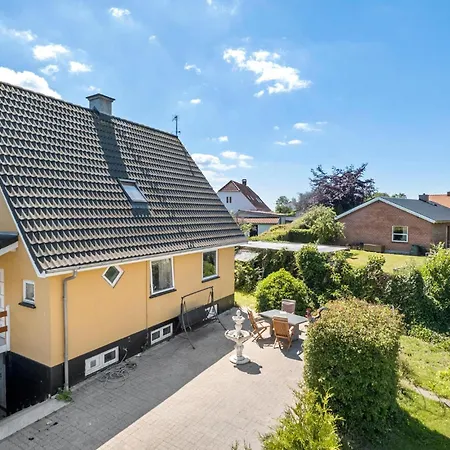 3 Bedroom In Holiday home *